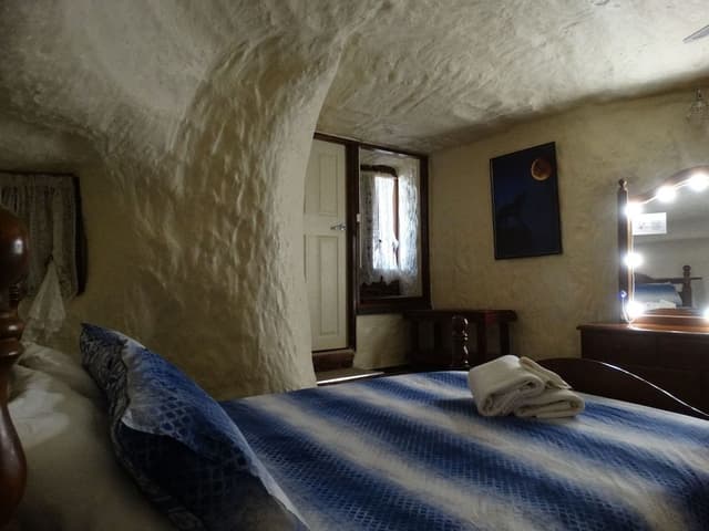 3 Bedroom Underground Home (Di's Place)