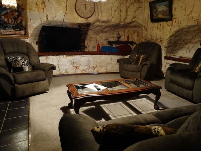 3 Bedroom Underground Home (Di's Place)