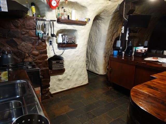 3 Bedroom Underground Home (Di's Place)