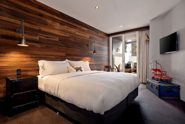 Koko Nanook - One-Bedroom Apartment