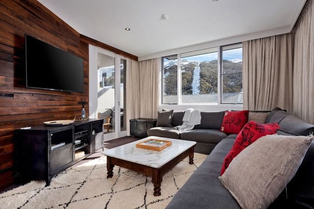 Koko Nanook - One-Bedroom Apartment
