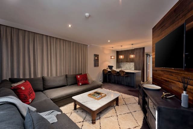 Koko Nanook - One-Bedroom Apartment