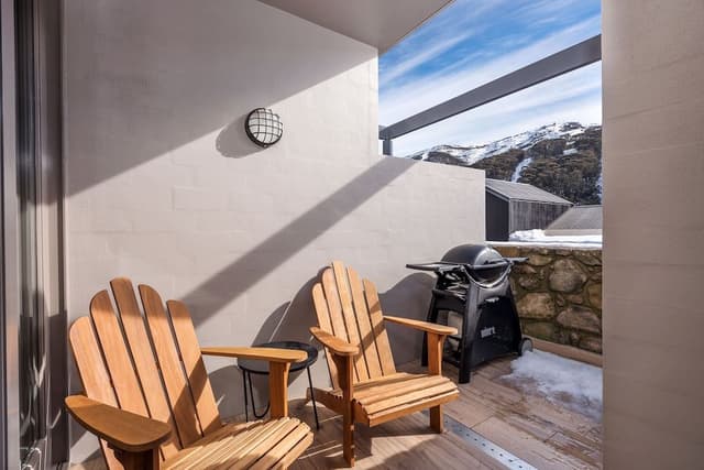 Koko Nanook - One-Bedroom Apartment