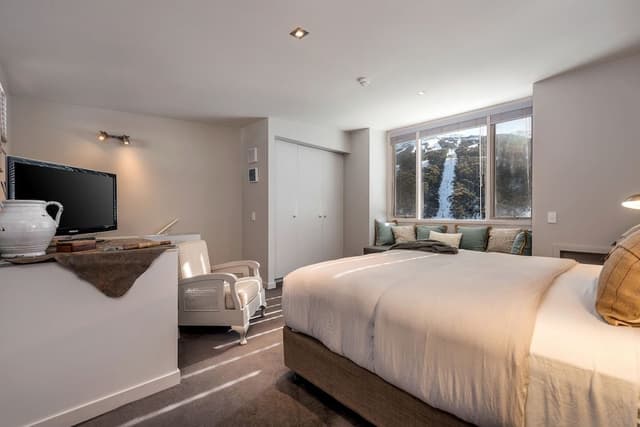 Nanook #32 – Luxury 2 Bedroom Apartment
