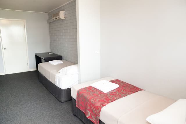 Deluxe One Bedroom Unit