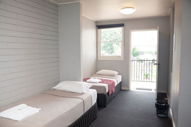 Deluxe One Bedroom Unit
