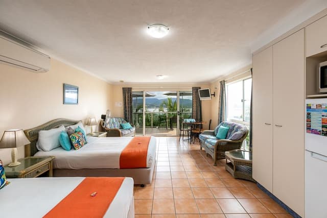 Classic Studio, 2 Queen Beds, Balcony, Marina View