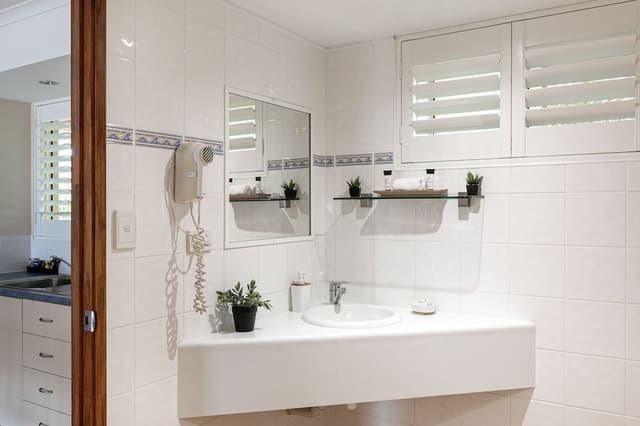 Classic Studio, 2 Queen Beds, Balcony, Marina View