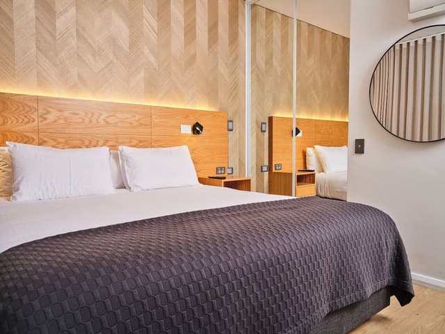 Deluxe Room, 1 King Bed, Accessible, Terrace