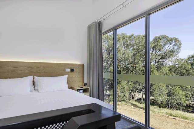 Executive Suite, 1 King Bed, Balcony, River View