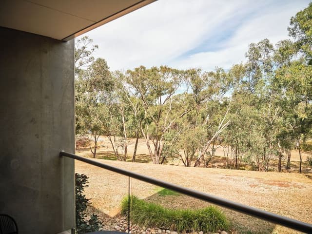 Executive Suite, 1 King Bed, Balcony, River View