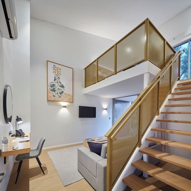 Executive Suite, 1 King Bed, Balcony, River View