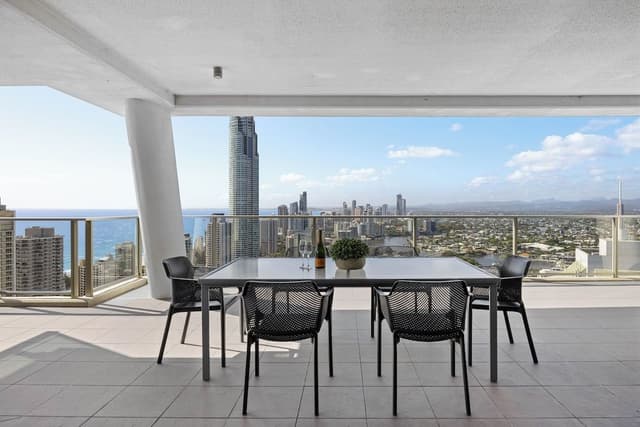 Sub Penthouse, 3 Bedrooms, 2 Bathrooms, Ocean View (Level 35)