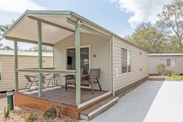 Shoalhaven Cabin (Double + Single Bunk)