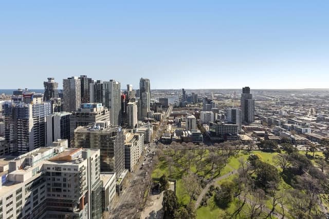 Studio Apartment Park View & Balcony - No Housekeeping