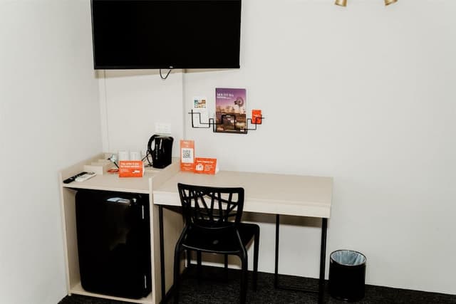 Studio, 2 Twin Beds