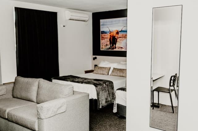 Studio, 2 Queen Beds