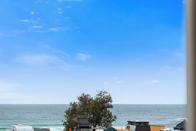 3 Bedroom Seaview Beach House
