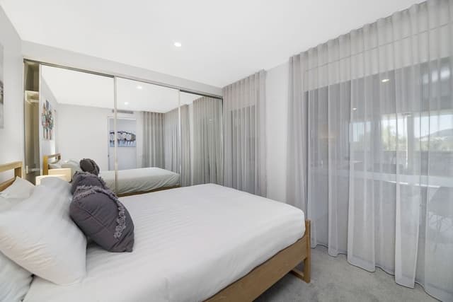 Business Apartment, 2 Bedrooms, Lake View