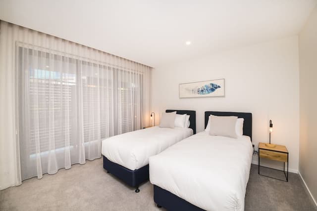 Business Apartment, 2 Bedrooms, Lake View