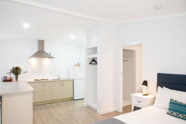 Family Suite, Multiple Beds, Kitchenette, Poolside