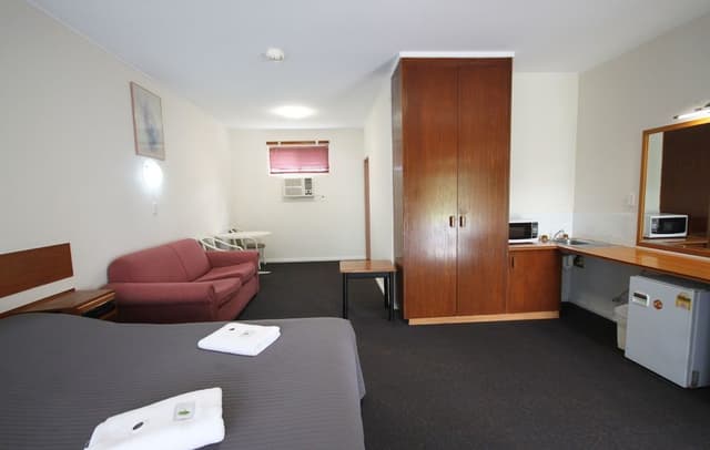 Standard Queen Room
