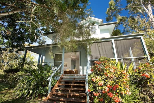 Luxury Townhome, 3 Bedrooms (Free Standing House)
