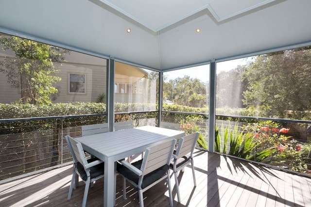 Luxury Townhome, 3 Bedrooms (Free Standing House)