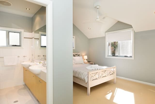 Luxury Townhome, 3 Bedrooms (Free Standing House)