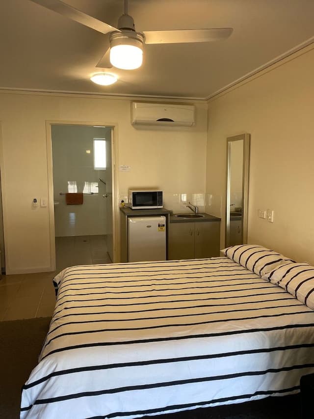 Standard Room, Non Smoking, Kitchenette (Queen Disabled)
