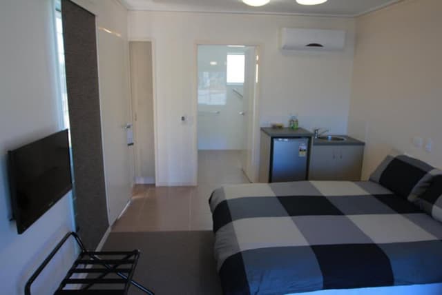 Standard Room, Non Smoking, Kitchenette (Queen Disabled)
