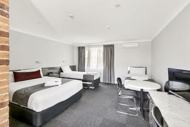 Deluxe Family Room