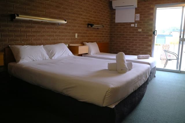Standard Suite, 1 Bedroom, Non Smoking, Kitchenette (Twin)