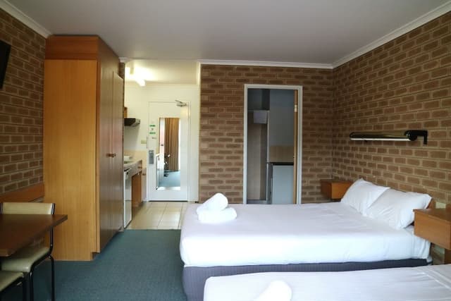 Standard Suite, 1 Bedroom, Non Smoking, Kitchenette (Twin)