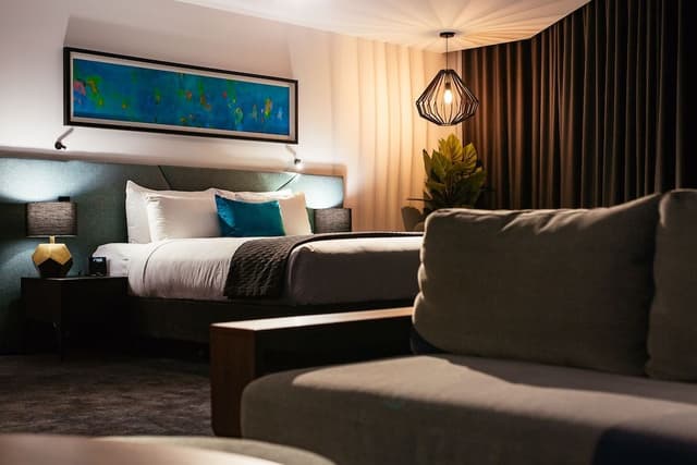 Corner Suite