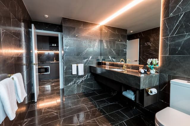 Corner Suite