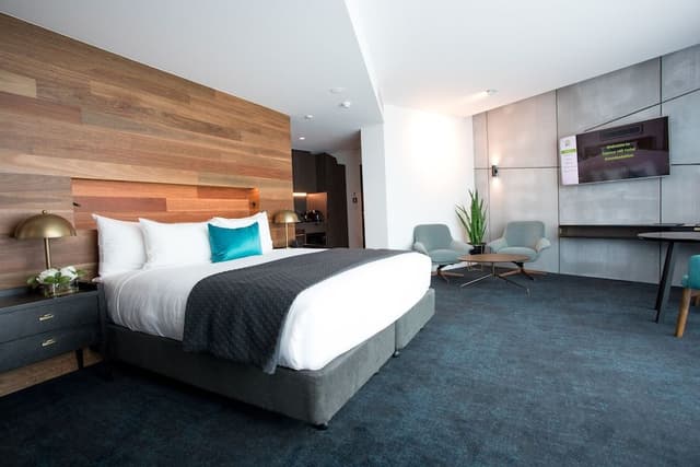 Corner Suite