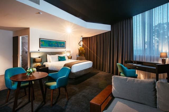 Corner Suite