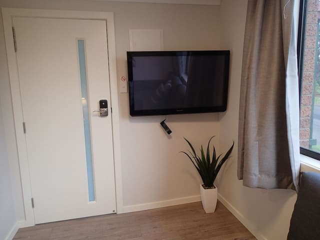 2 Bedroom Apartment (#3) - (2 Double and 1 Single Bed)