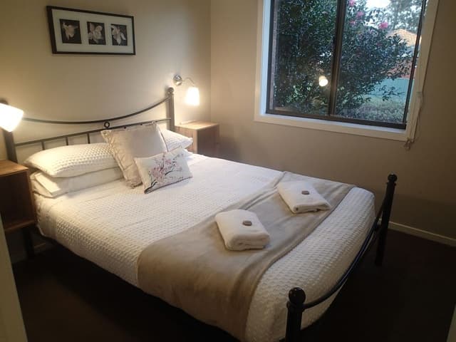 2 Bedroom Apartment (#1) - (2 Queen and 1 Single Bed)