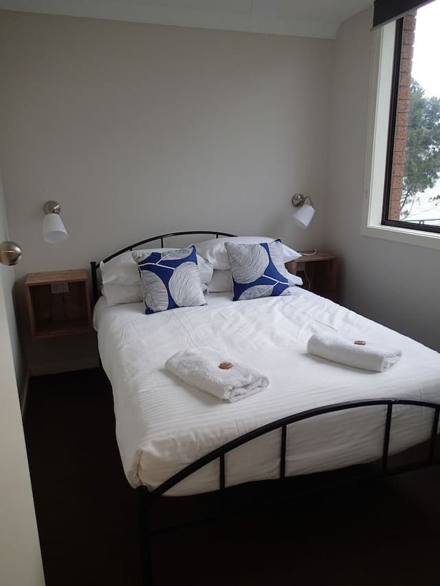 2 Bedroom Apartment (#3) - (2 Double and 1 Single Bed)