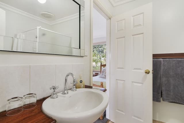 Twin Room with Ensuite & Balcony