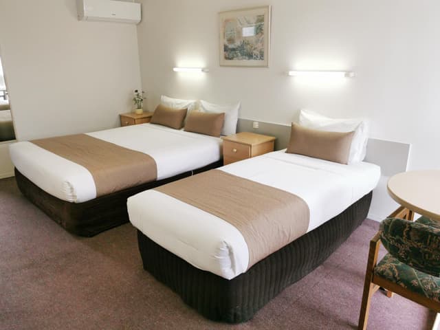 Twin Room - Non-Smoking