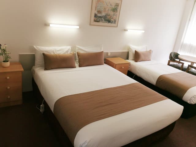 Twin Room - Non-Smoking