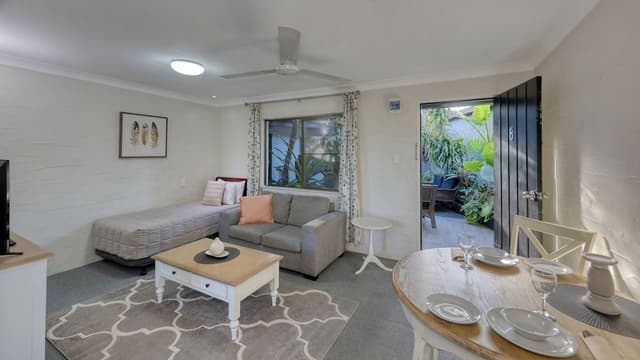 Standard Suite, 1 Bedroom, Non Smoking, Kitchenette (Twin Room)