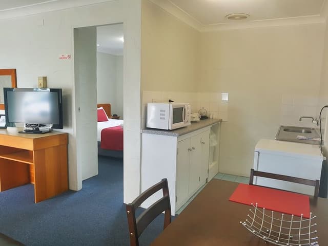 Standard Suite, 1 Bedroom, Non Smoking, Kitchenette (Twin Room)