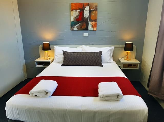Standard Suite, 1 Bedroom, Non Smoking, Kitchenette (Twin Room)