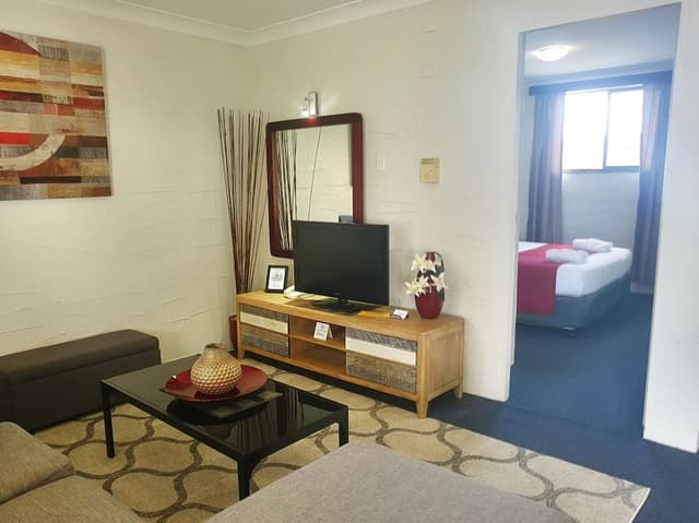 Standard Suite, 1 Bedroom, Non Smoking, Kitchenette (Queen Double Room)