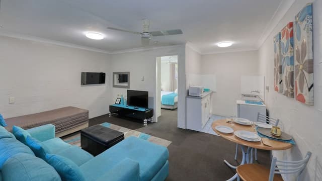 Standard Suite, 1 Bedroom, Non Smoking, Kitchenette (Twin Room)