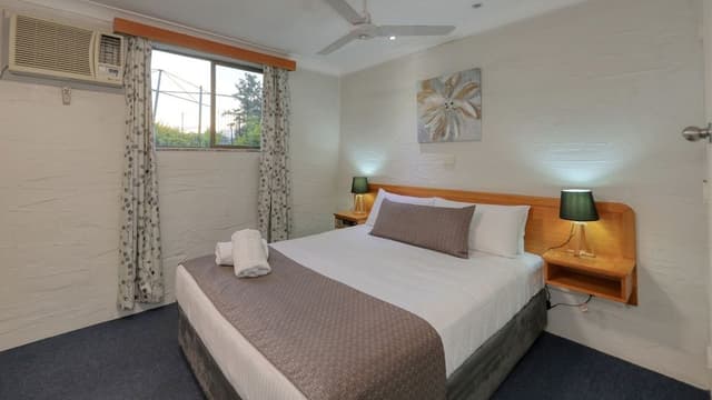 Standard Suite, 1 Bedroom, Non Smoking, Kitchenette (Twin Room)